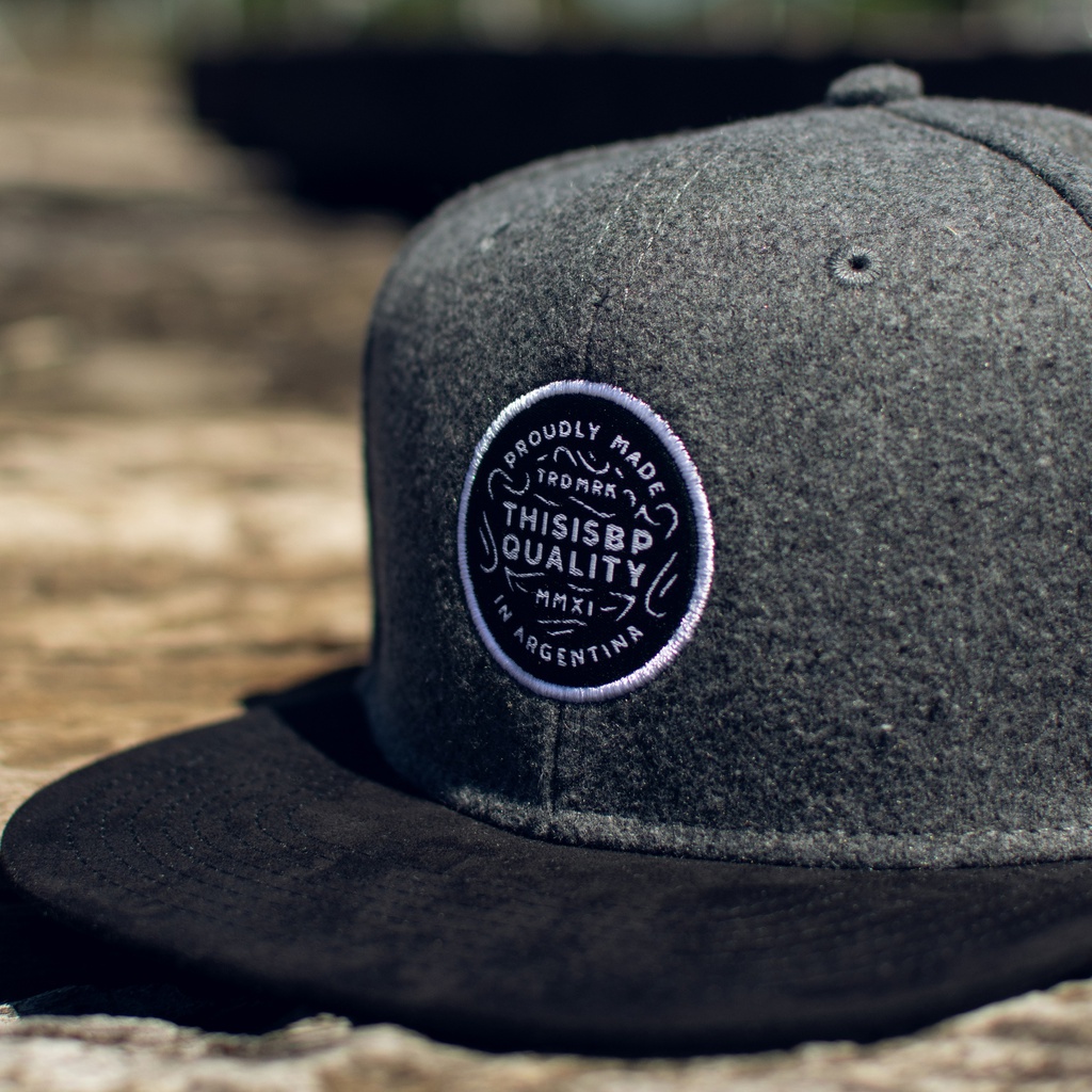 GORRA SNAPBACK - UBICACIÓN