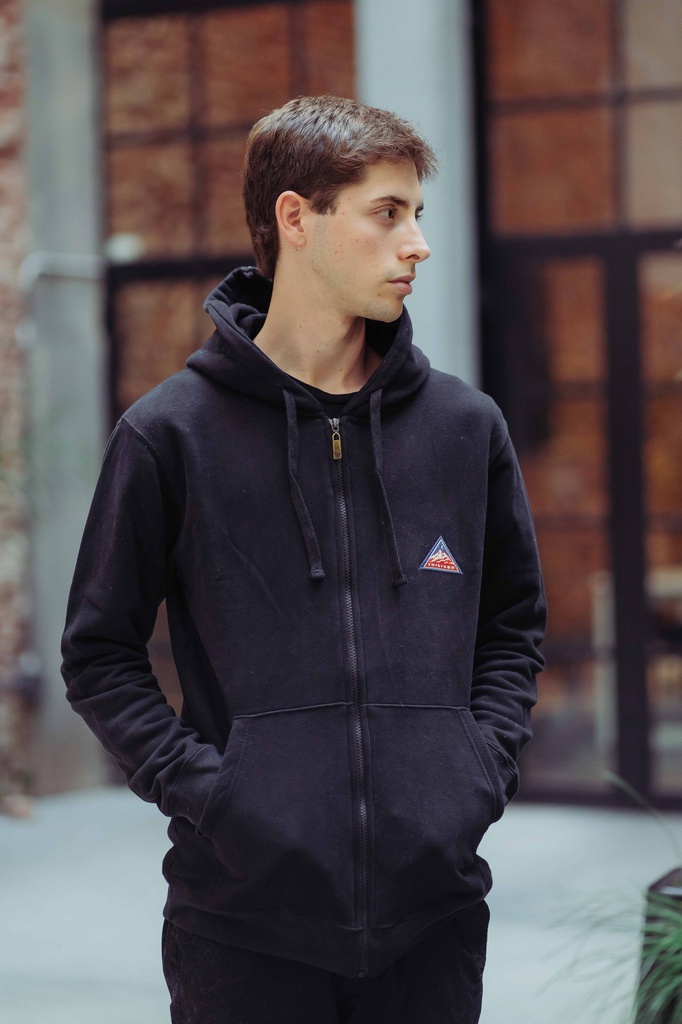 CAMPERA CANGURO - TRES ANGULOS