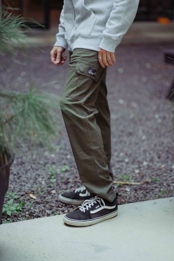 PANTALON CARGO - INDIO