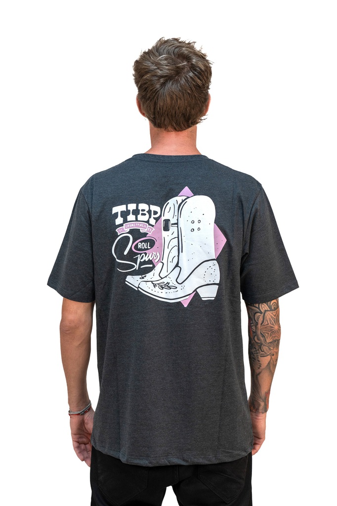 REMERA - BOTAS
