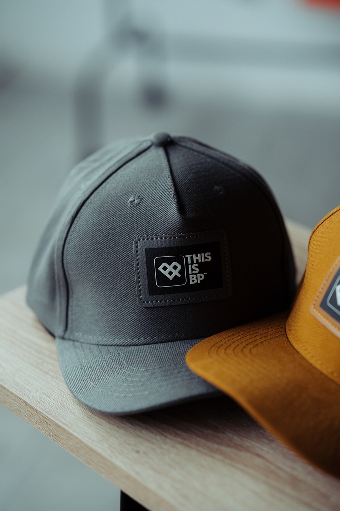 GORRA - AMARELA GREY