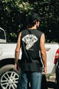 REMERA SIN MANGA RELAXED FIT - POKER ARMEL