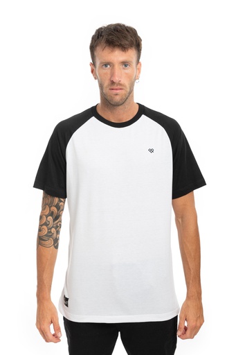 [031215D54] REMERA MANGA CORTA - SELVA NEGRA